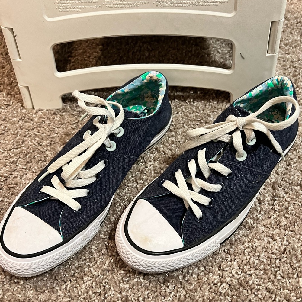 Converse Sneakers All Stars Limited Edition Navy & Blue Floral Lined Worn Once! - Picture 8 of 14